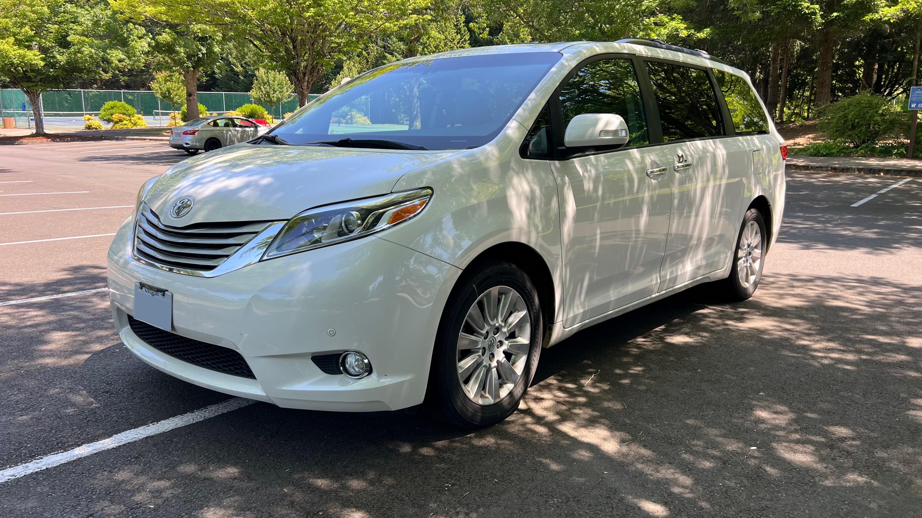 Toyota Sienna 2015 in Beaverton, OR
