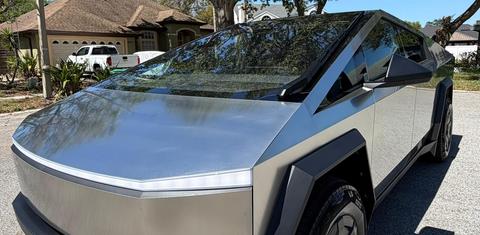 Tesla Cybertruck 2026