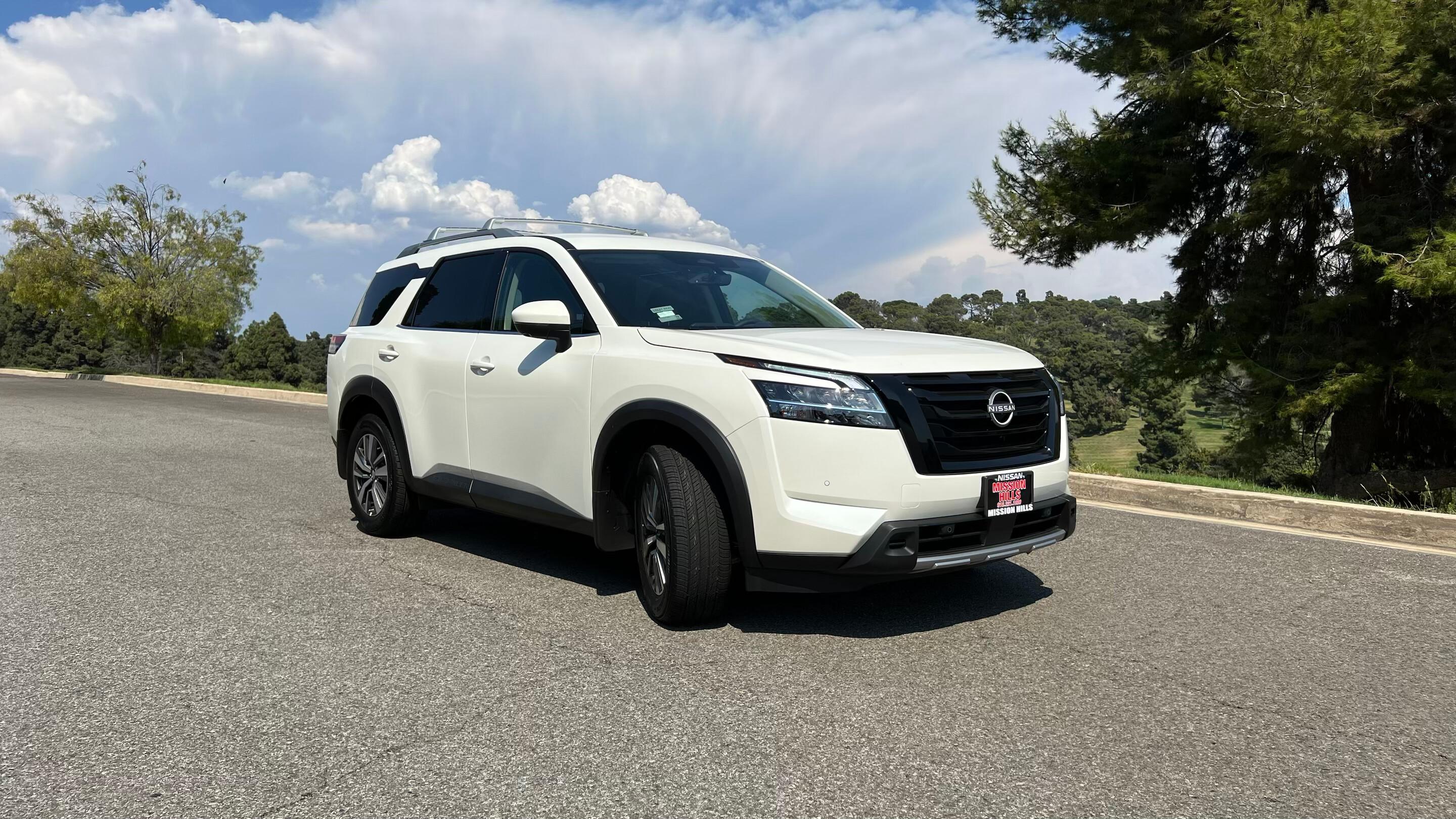 Nissan Pathfinder 2024 in Valley Village, CA