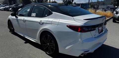 Toyota Camry Hybrid 2026