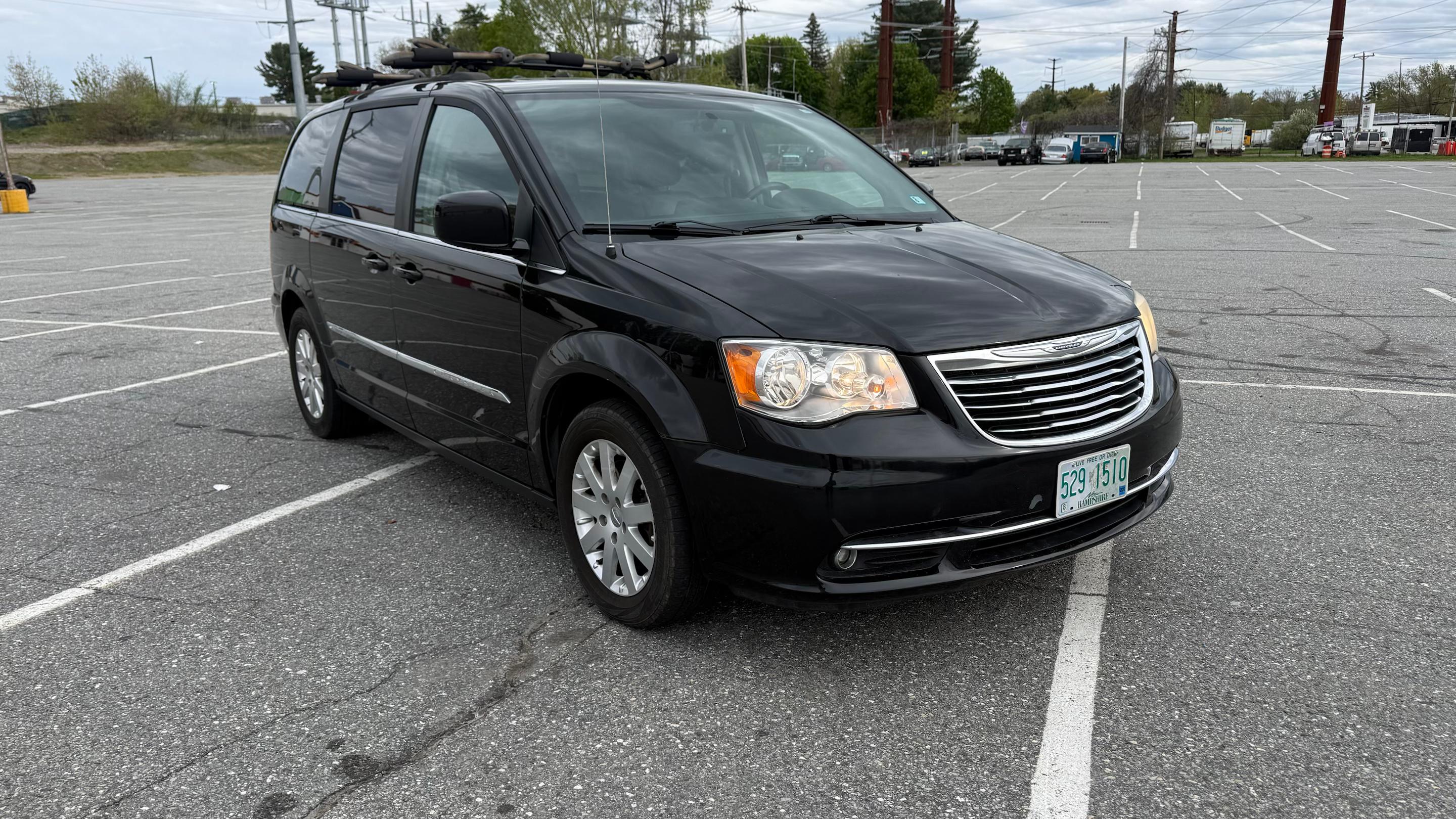 Chrysler Town & Country 2016 in Salem, NH