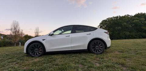 Tesla Model Y 2023