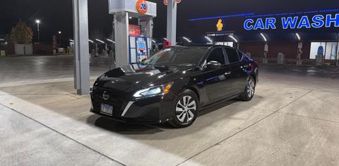 Nissan Altima 2023