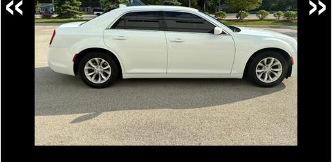 Chrysler 300 2021