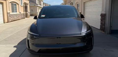 Tesla Model Y 2026