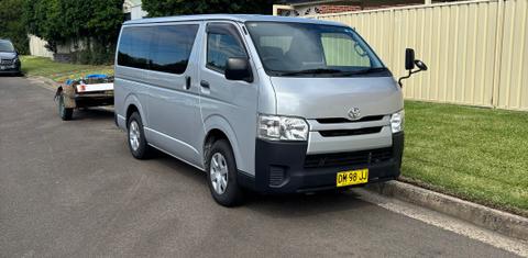 Toyota HIACE 2015
