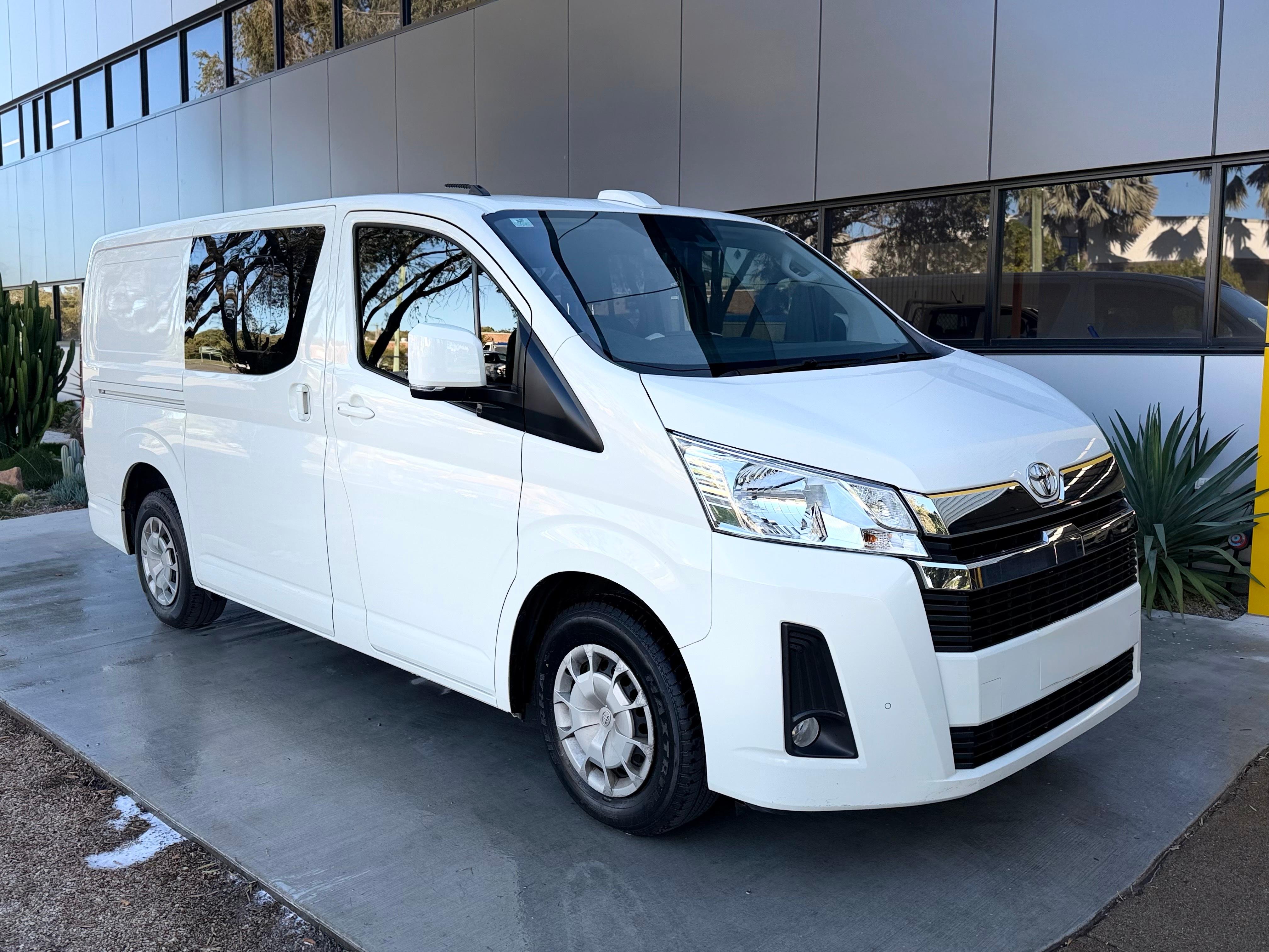 Toyota HIACE 2024 in 