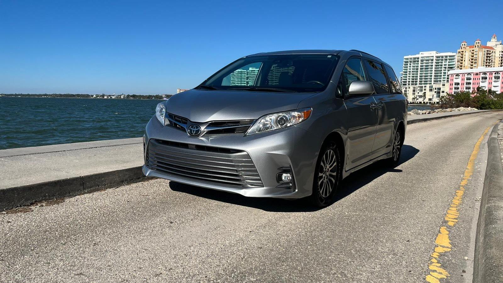 Toyota Sienna 2019 in Sarasota, FL