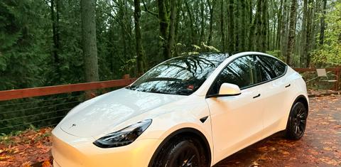 Tesla Model Y 2023