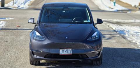 Tesla Model Y 2024
