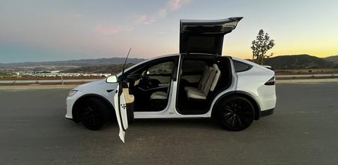 Tesla Model X 2022