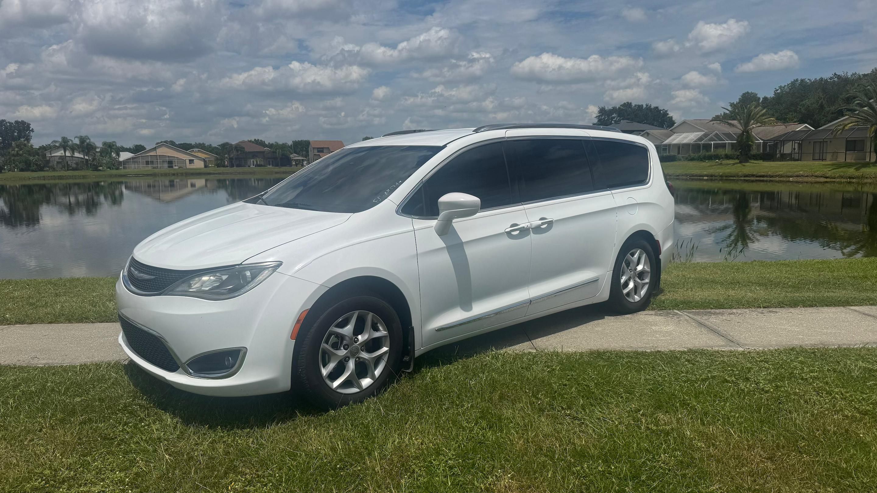 Chrysler Pacifica 2017 in Kissimmee, FL