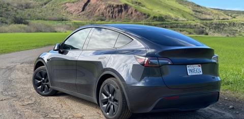 Tesla Model Y 2024