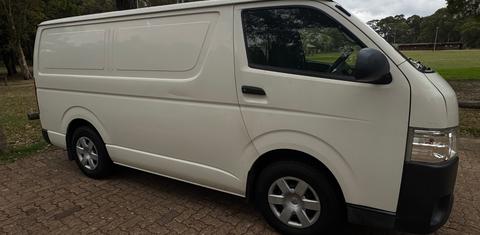 Toyota HIACE 2016