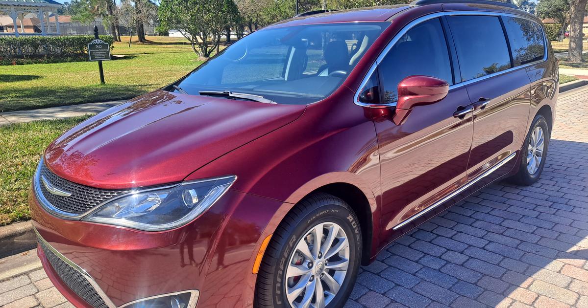 Chrysler Pacifica 2017 rental in Orlando, FL by Wendel A. Turo