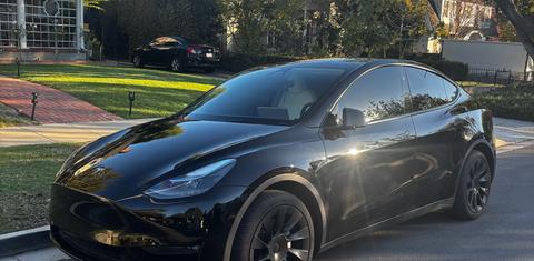 Tesla Model Y 2024