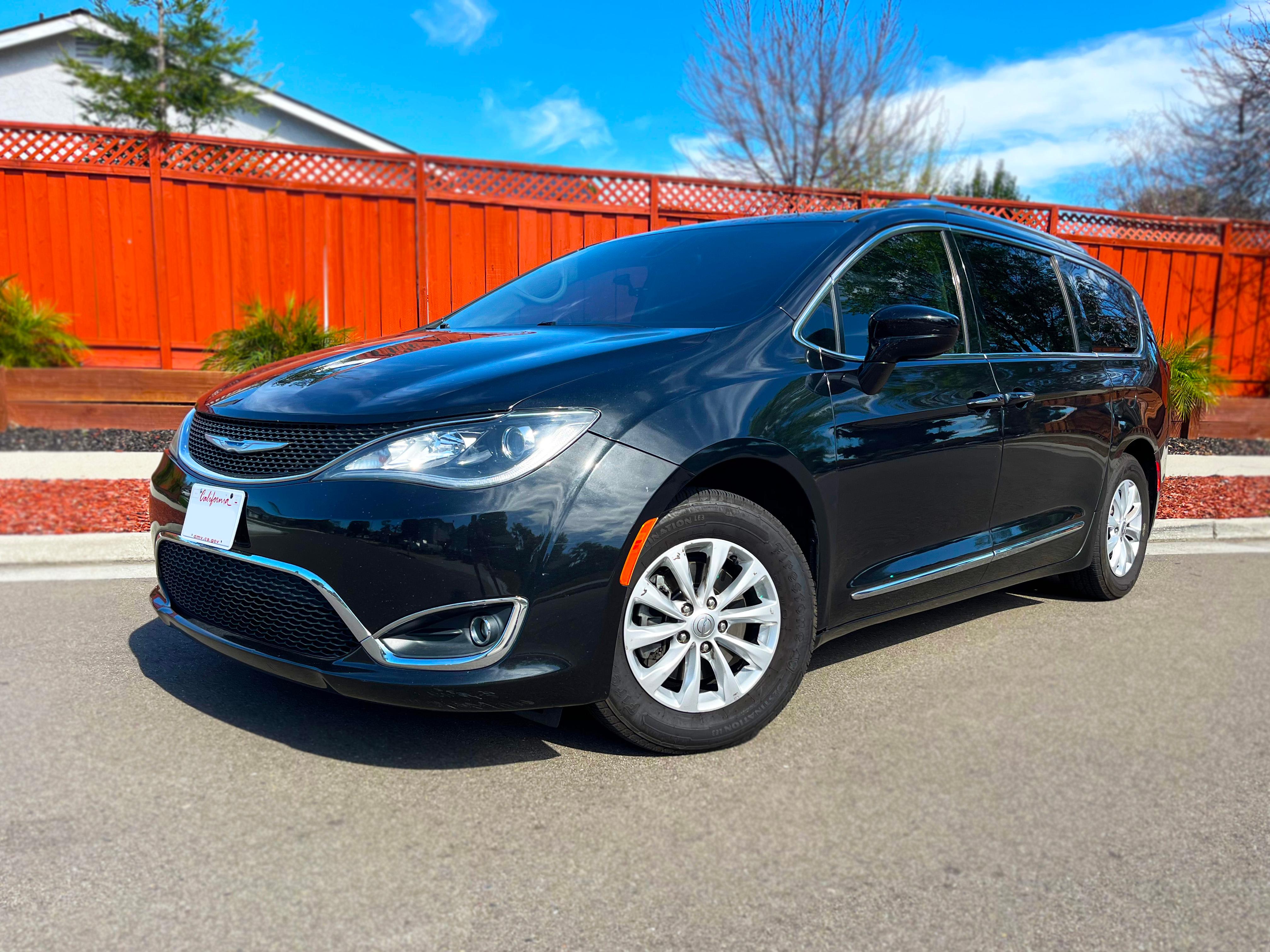 Chrysler Pacifica 2018 in 