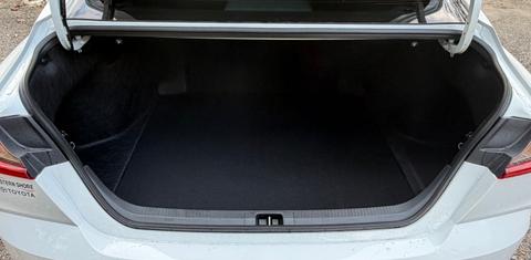 Toyota Camry Hybrid 2026