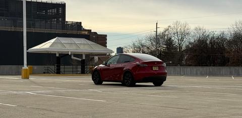 Tesla Model Y 2025