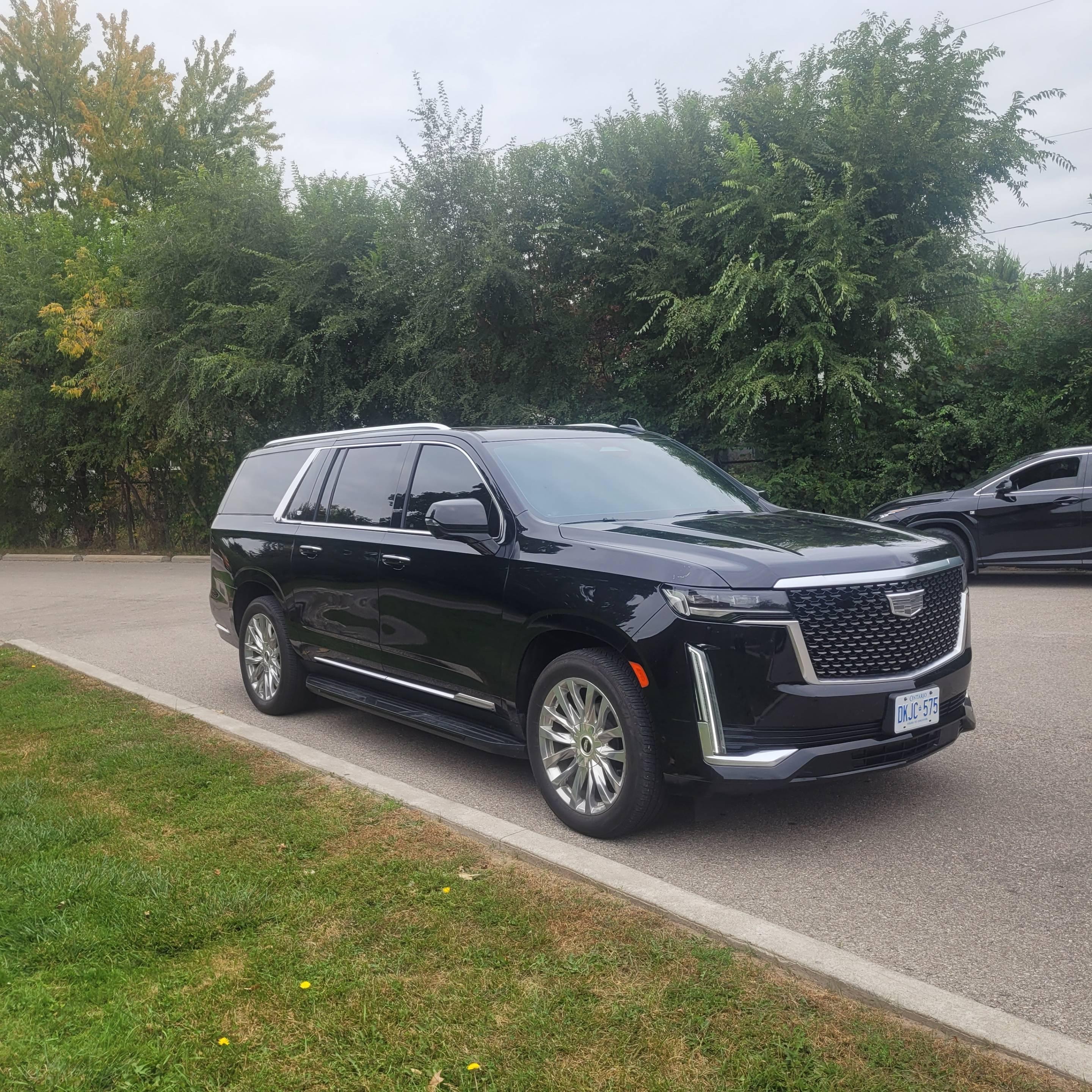 Cadillac Escalade ESV 2023 in Toronto, ON