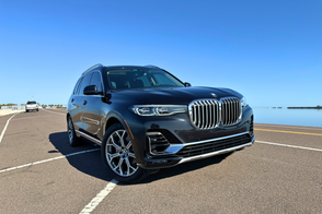 BMW X7 car