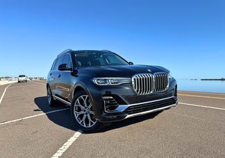 BMW X7 car
