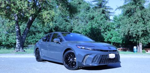 Toyota Camry Hybrid 2025