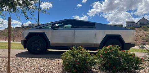 Tesla Cybertruck 2026