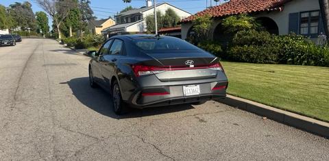 Hyundai Elantra Hybrid 2025