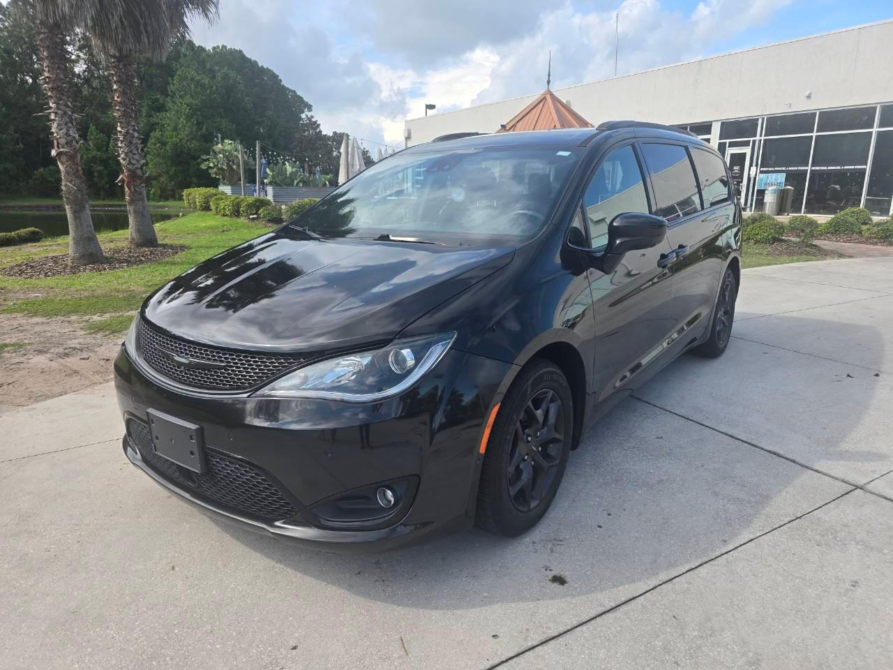 Chrysler Pacifica 2019 in Jacksonville, FL