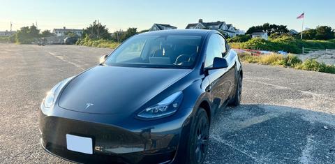 Tesla Model Y 2024