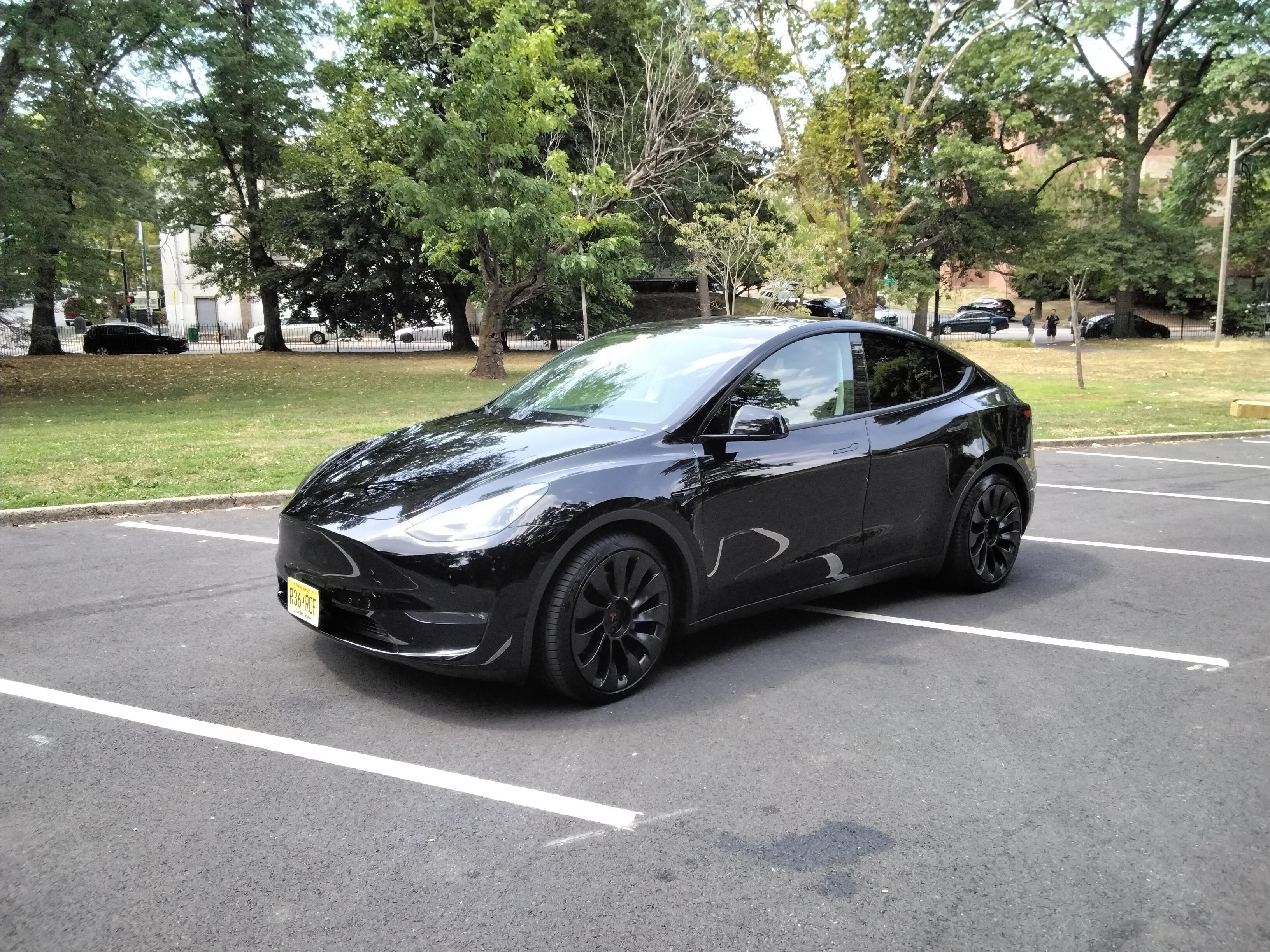 Tesla Model Y 2022 in 