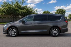 Chrysler Pacifica 2017 in Miami