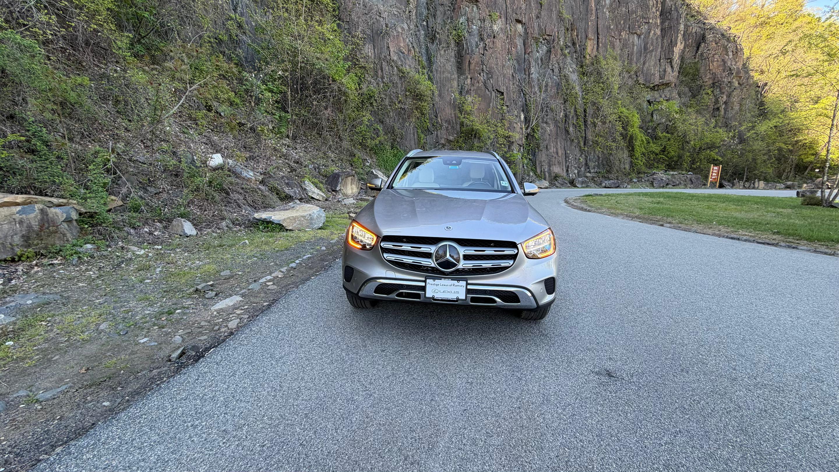 Mercedes-Benz GLC-Class 2022 in Palisades Park, NJ