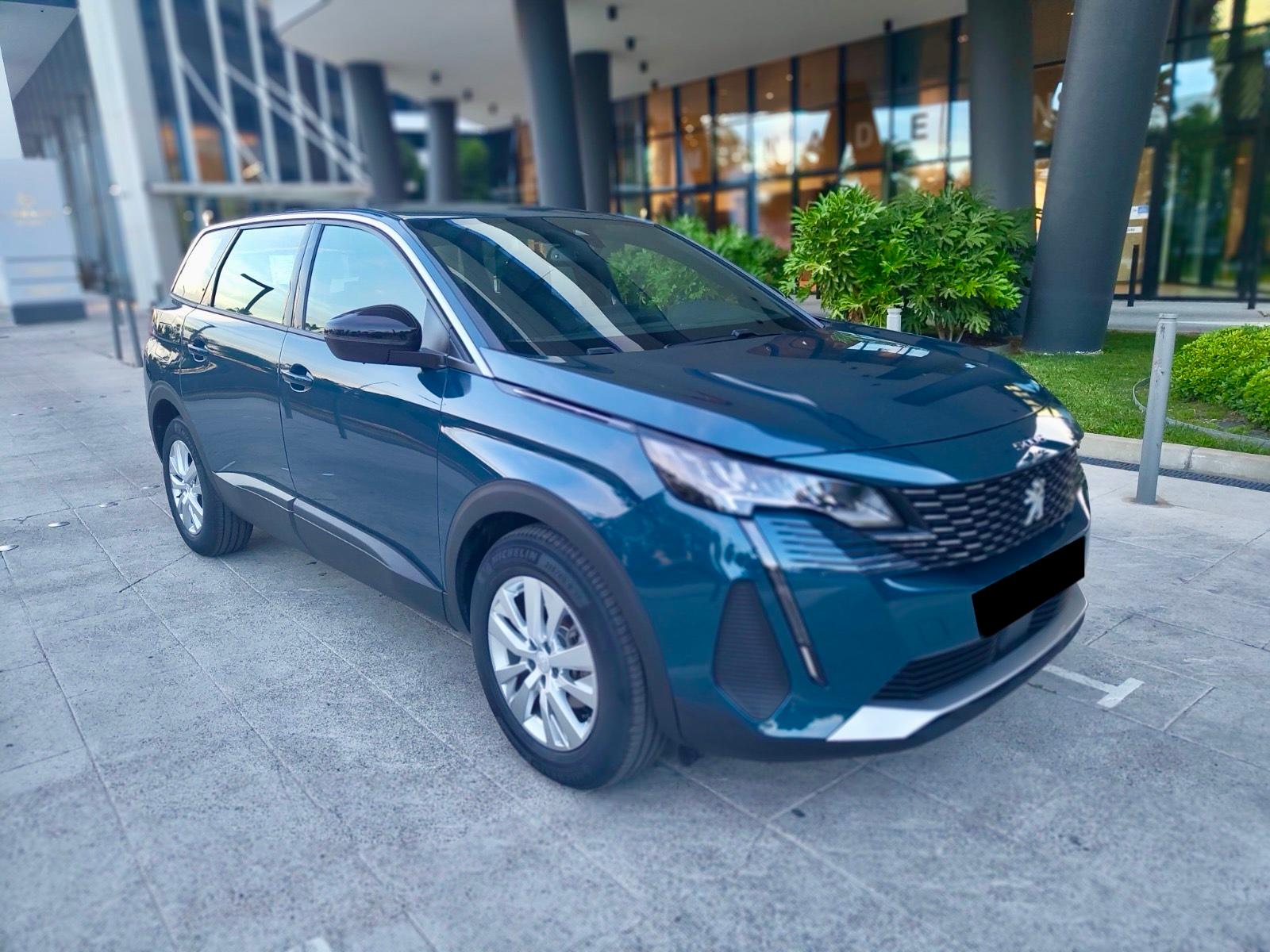 Peugeot 5008 2024 in Nice