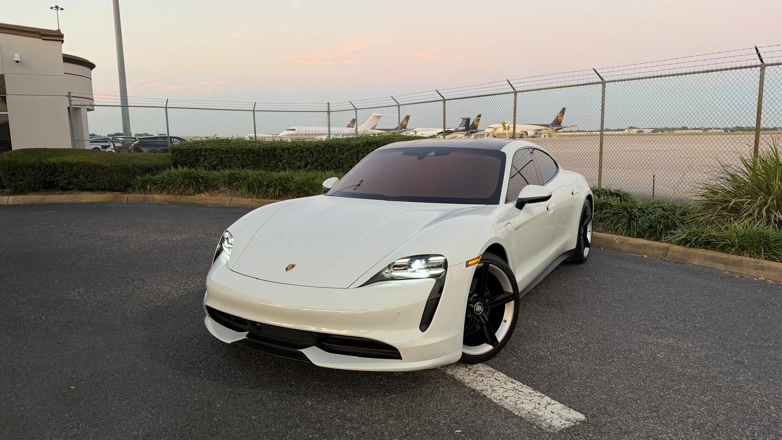 Porsche Taycan 2021 in 