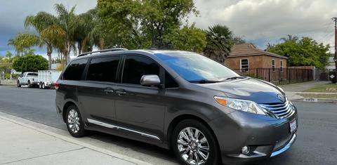 Toyota Sienna 2011