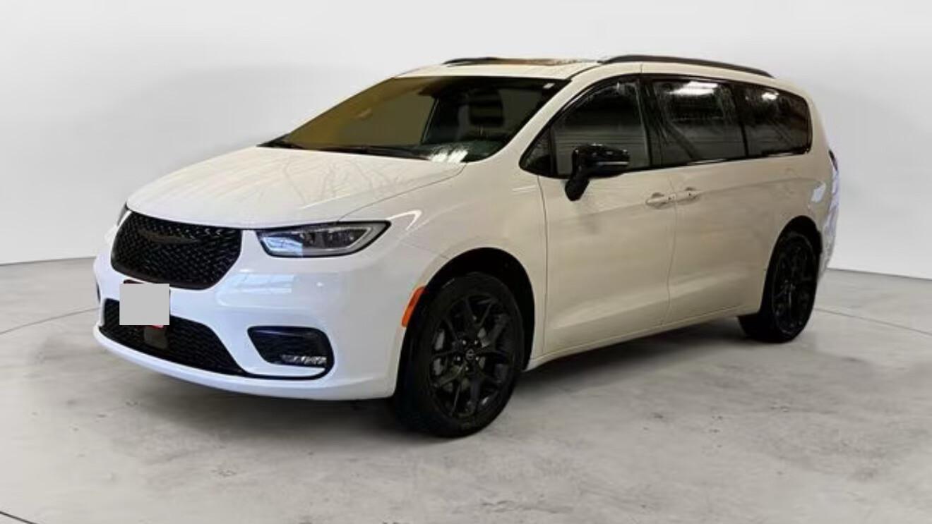 Chrysler Pacifica 2025 in Northborough, MA
