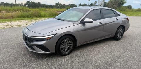 Hyundai Elantra 2024