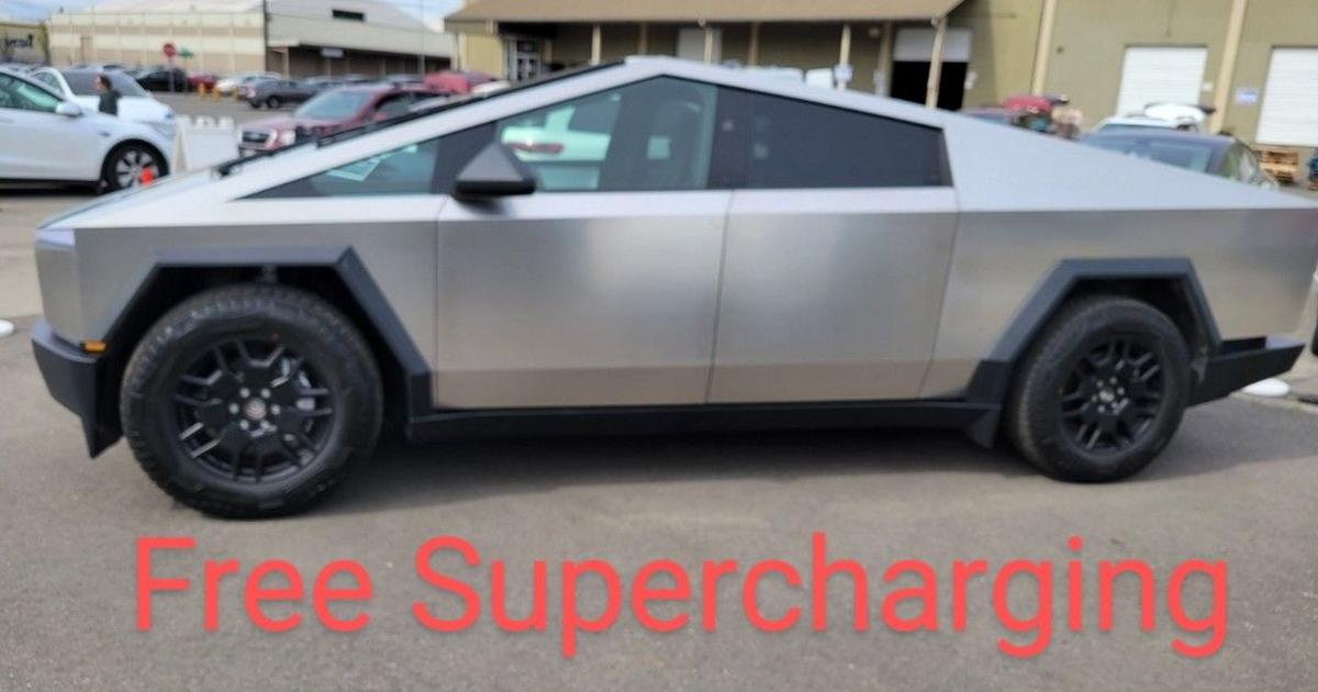 Tesla Cybertruck AWD 2024 rental in Seattle, WA by Abel A. | Turo