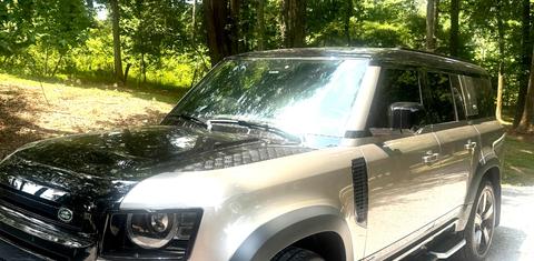Land Rover Defender 2023