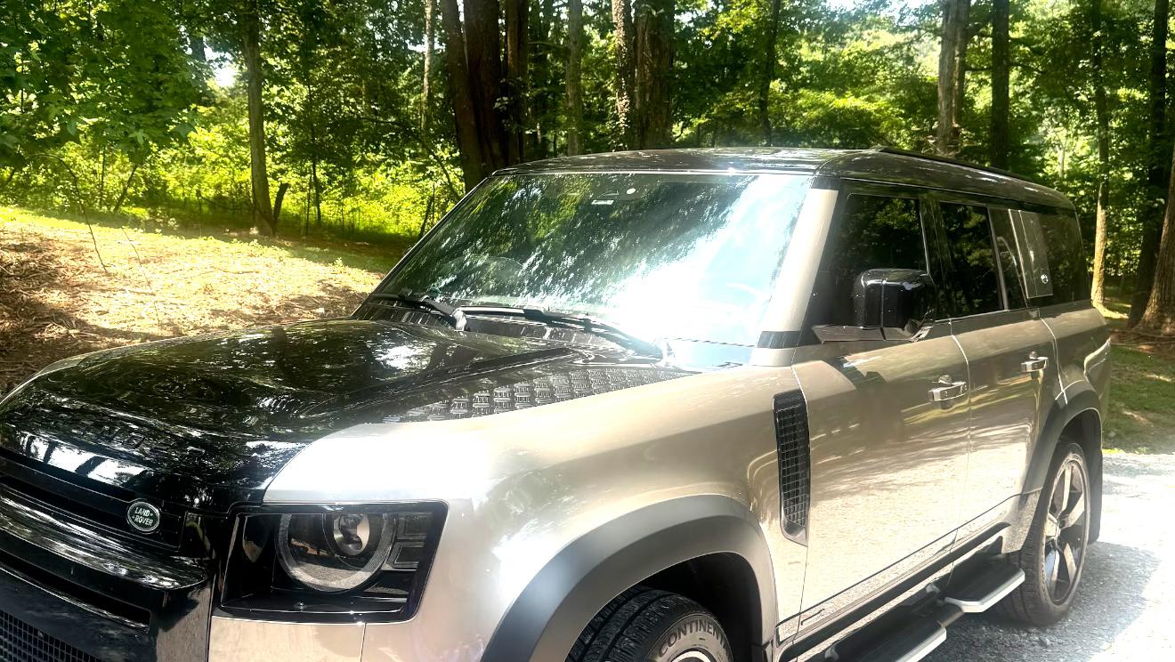 Land Rover Defender 2023 in 