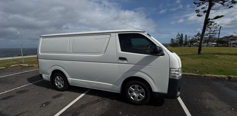Toyota HIACE 2017