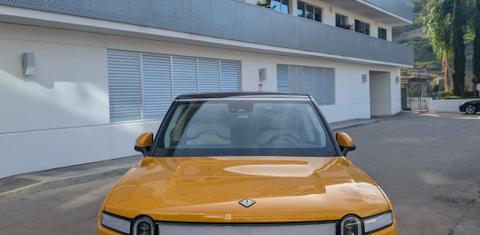 Rivian R1S 2023