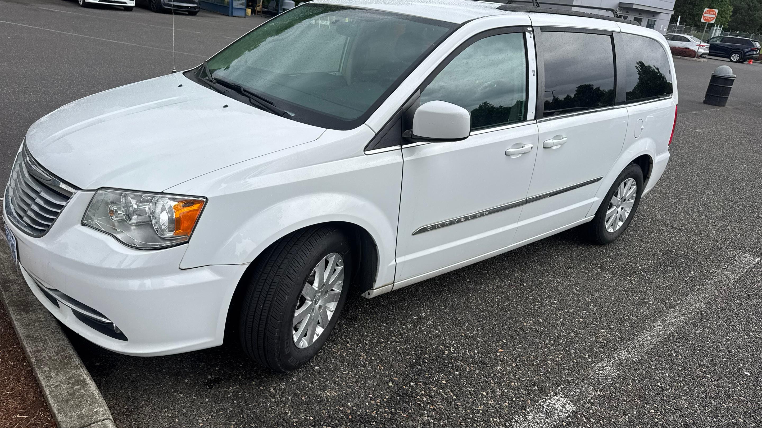 Chrysler Town & Country 2015 in Portland, OR