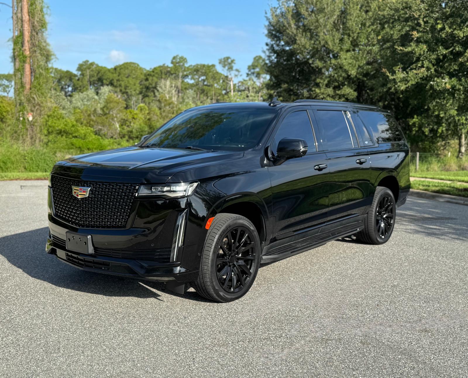 Cadillac Escalade ESV 2021 in 
