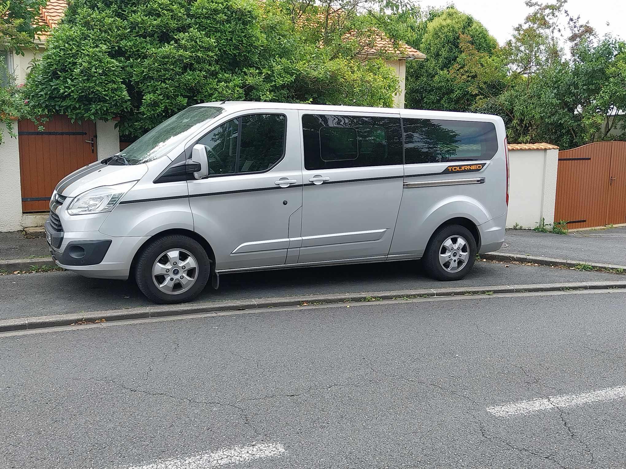 Ford TOURNEO 2015 à Sciecq