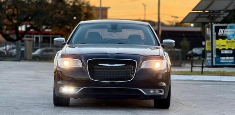 Chrysler 300 2019