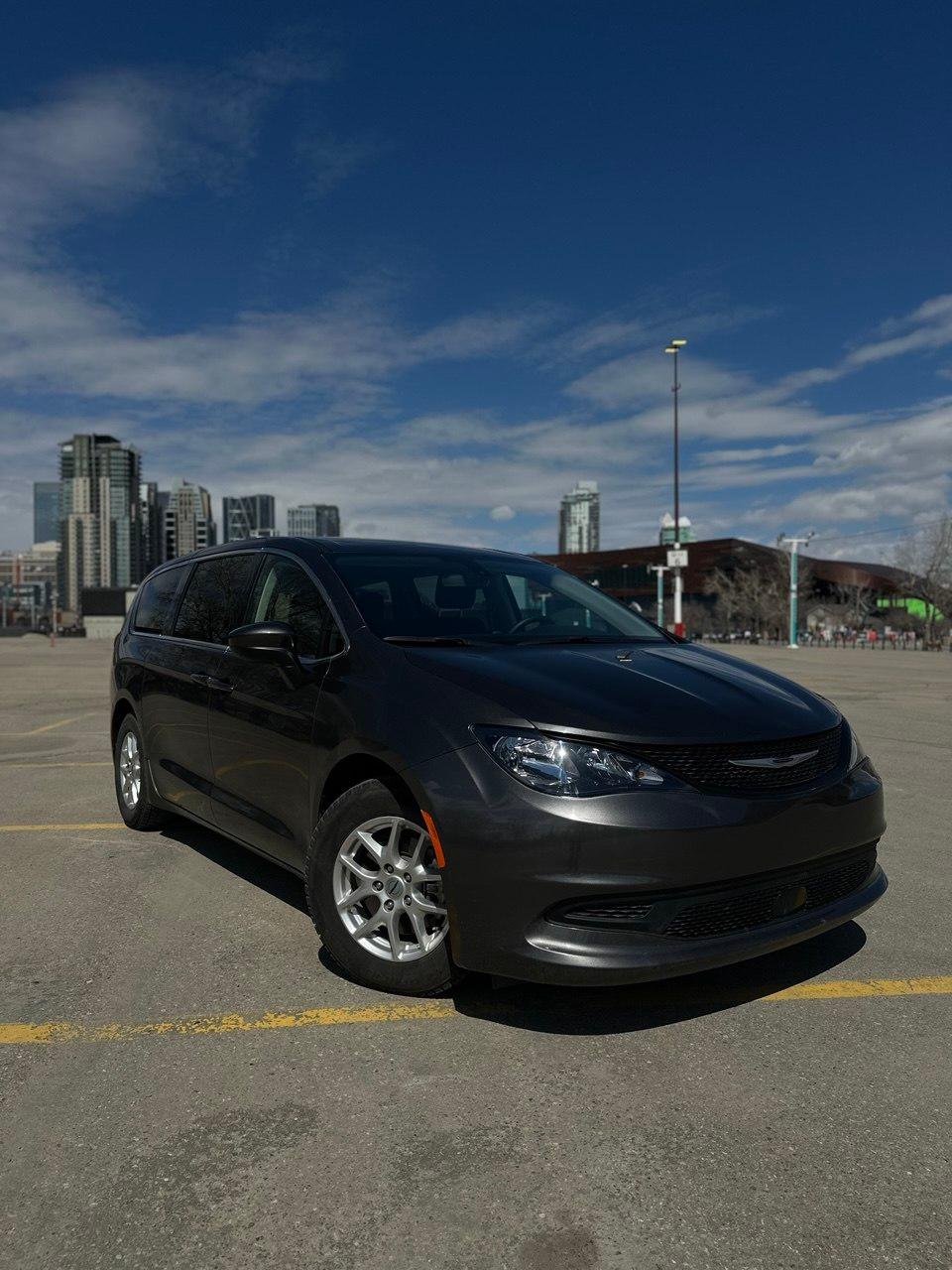 Chrysler Grand Caravan 2022 à Calgary, AB