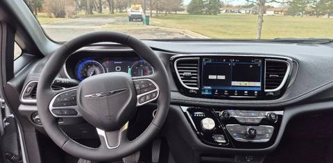 Chrysler Pacifica 2026